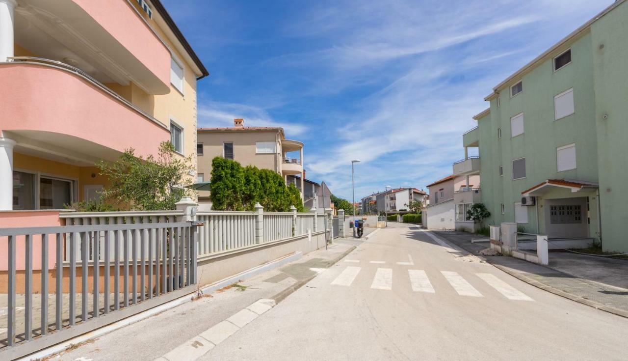 Spacious Apartment With The Garden, Near The Sandy Beach Medulin Exterior photo